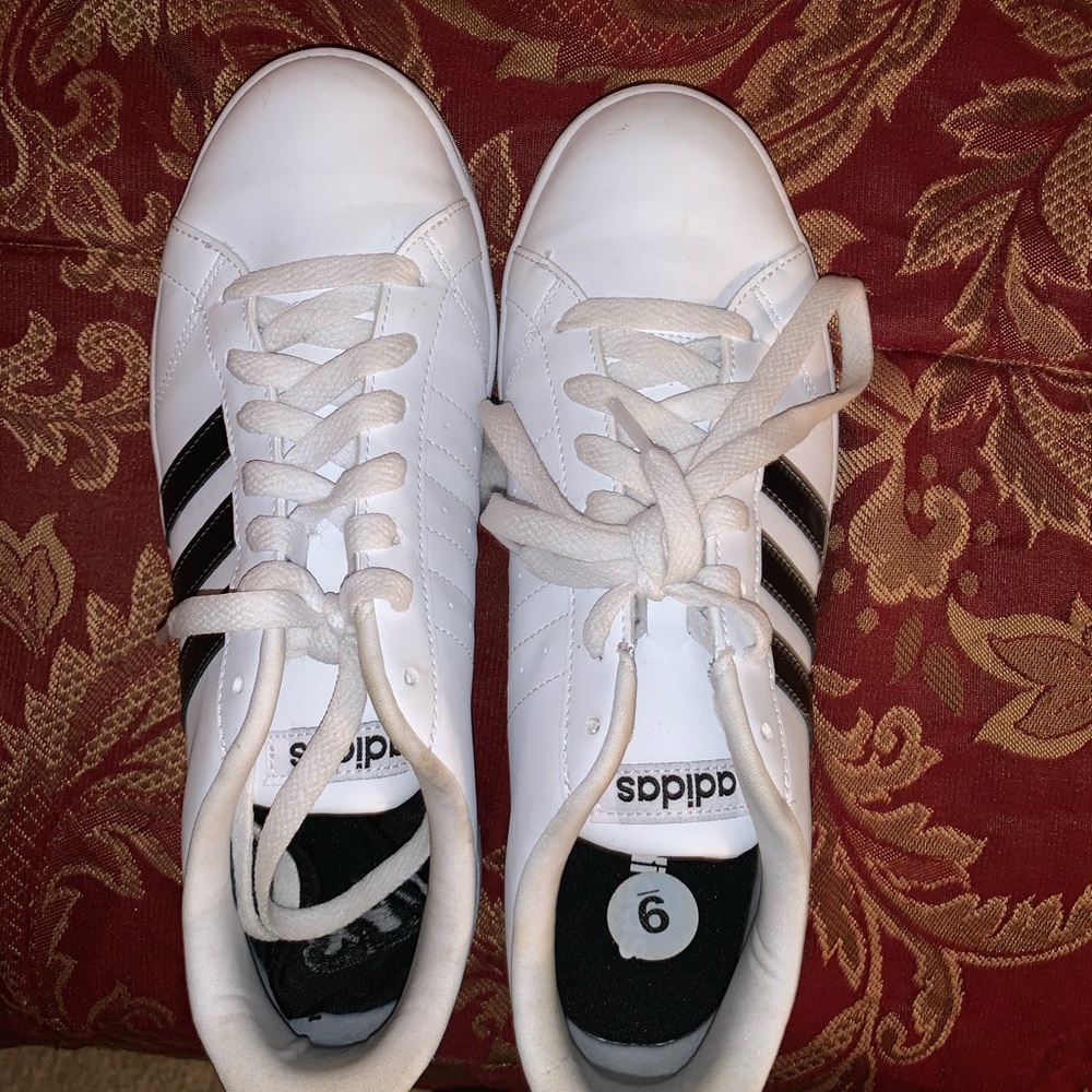 Adidas shoes - Picture 2 of 4